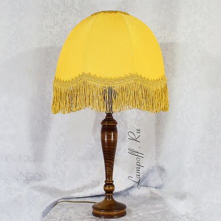 Лара 14 желтая: Лампа из дерева c абажуром и бахромой