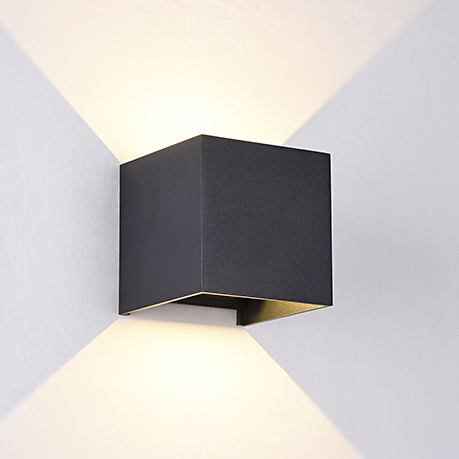 Outdoor Fulton LED: Современный квадратный настенный уличный светильник (цвет черный)