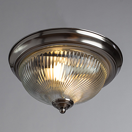 Настенно-потолочный светильник с рифленым прозрачным плафоном